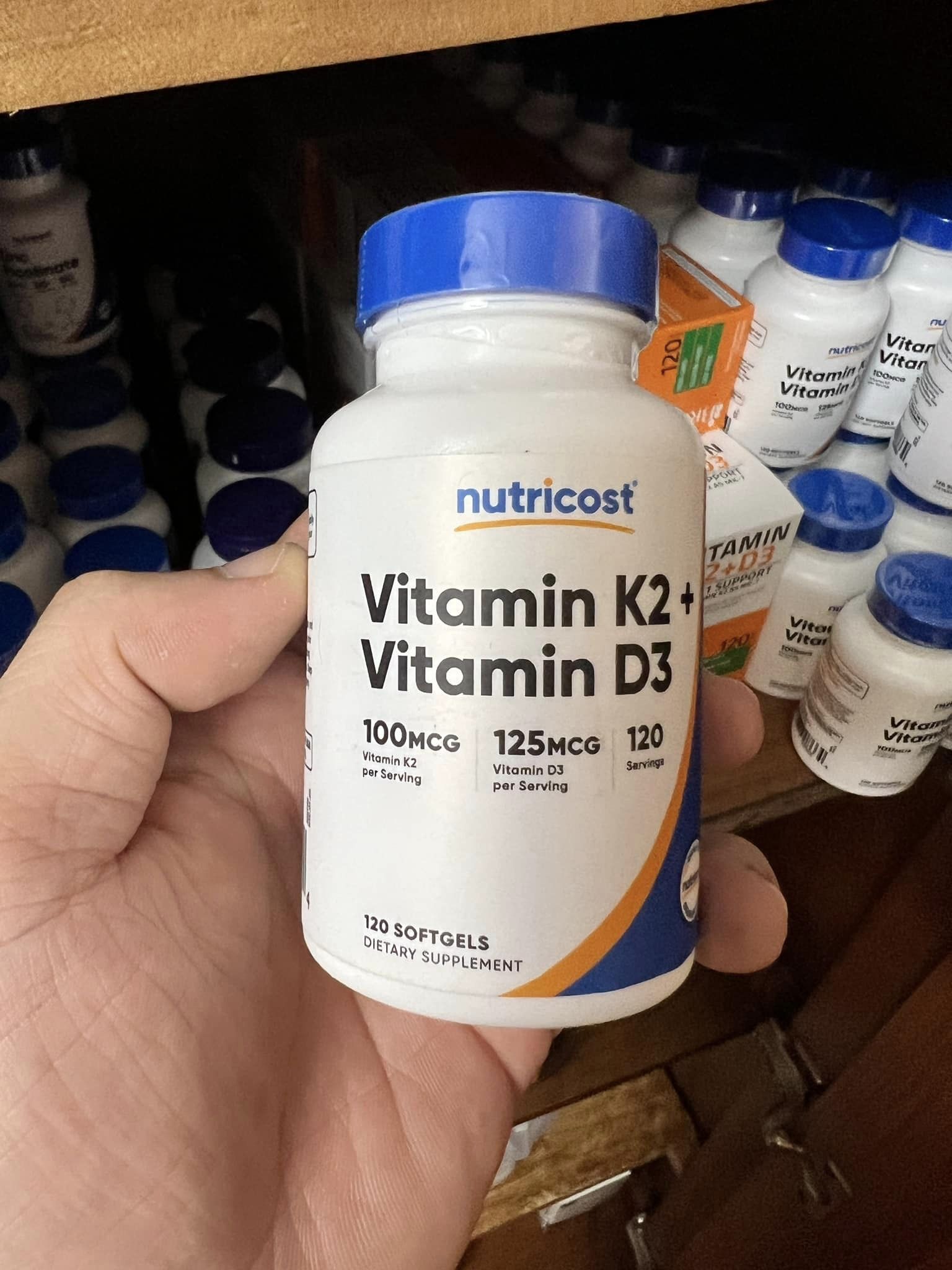 Vitamin D3 (5000 IU) + K2 (MK 7) (100mcg) Nutricost 120 viên nang hỗ trợ xương khớp,bảo vệ sức khỏe, cơ bắp,Sức Đề Kháng (1)